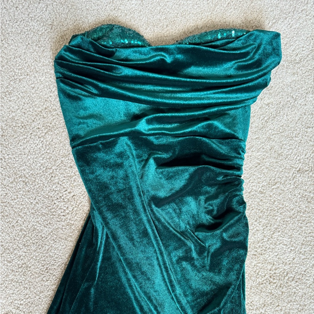 Velvet Sequin Strapless Dress in Green